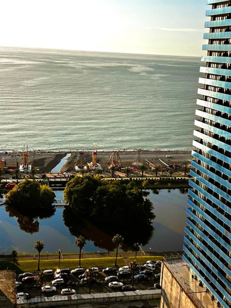 Apartment Twin Towers David Batumi Exterior photo